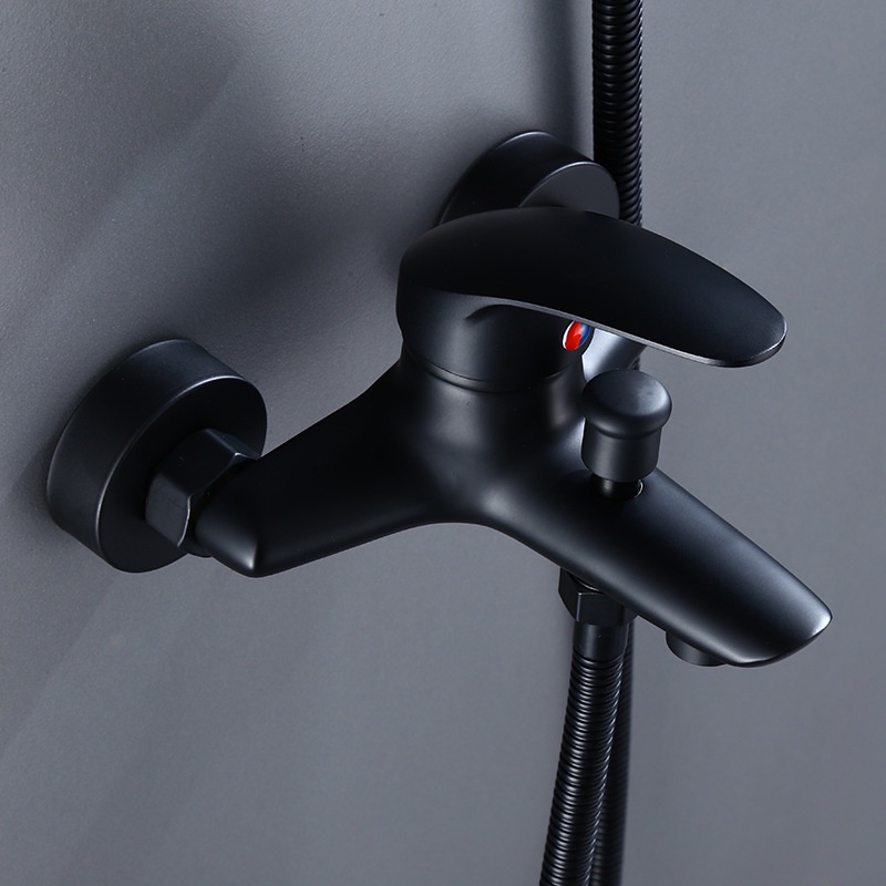 Sen tắm nóng lạnh Lukas Black