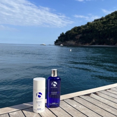 Sữa rửa mặt Is Clinical Cleansing Complex 180ml