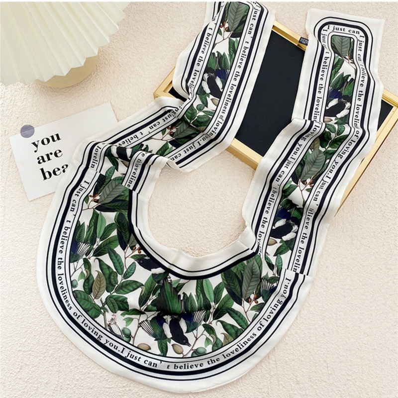 Khăn Choàng Cổ Satin In Họa Tiết Tam Giác