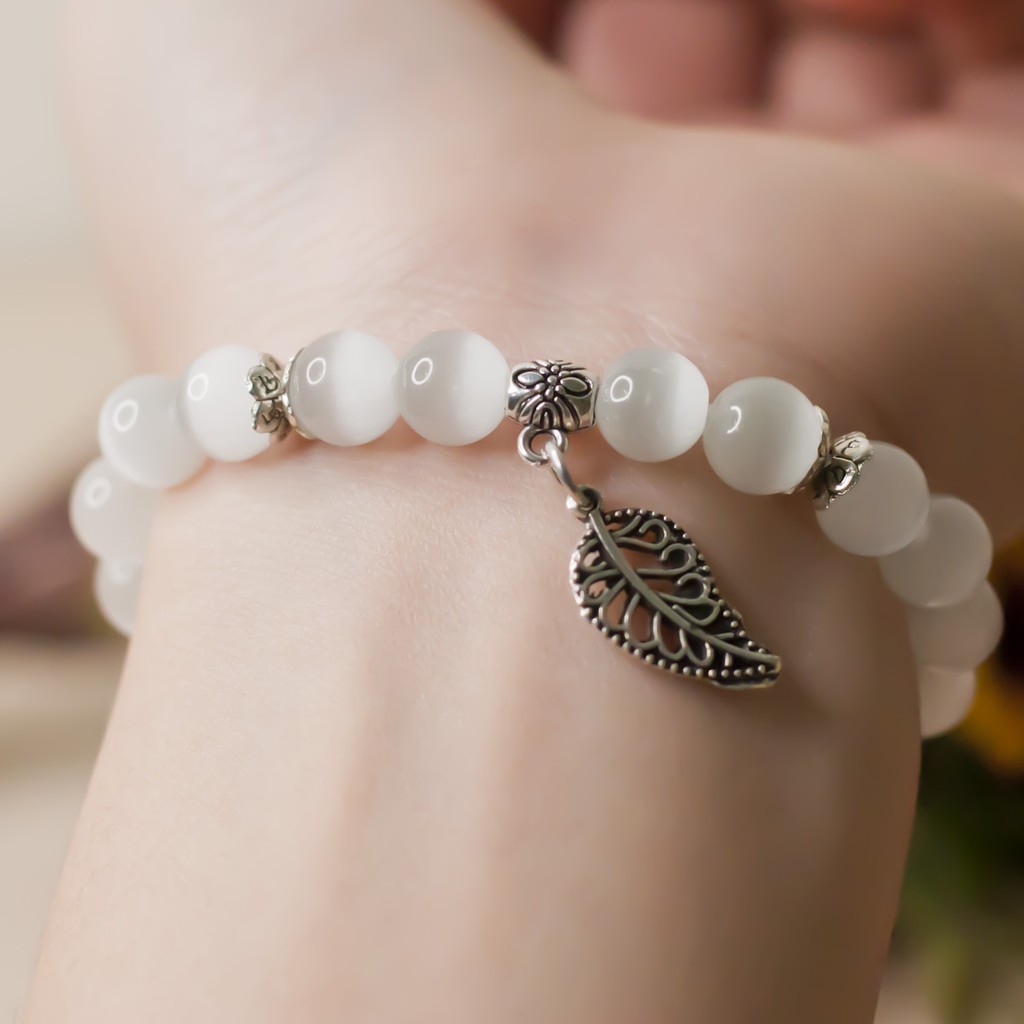- Vòng Phong Thủy Đá Mắt Mèo Trắng Mix Charm Lá 8mm V272-8 - Vòng phong thủy hợp mệnh Kim - Thổ