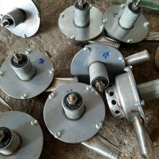 Sên  bơm nước gắn máy phát cỏ