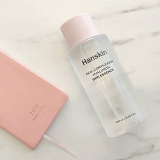 Nước thần Hanskin Real Complexion Hyaluron Skin Essence 300ml sale lớn 70%