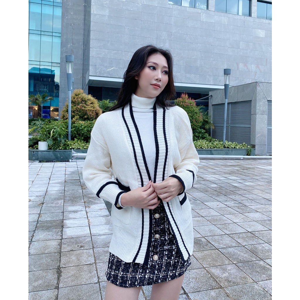 Set đồ cho bạn nữ cá tính: chân váy dạ kết hợp áo croptop và áo khoác cadigan len