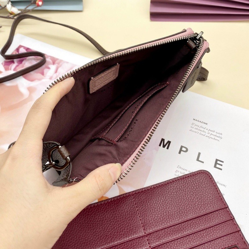 TÚI COACH CLUTCH NOA POP-UP 31864