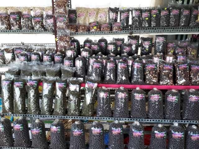 Hạt sen khô còn vỏ