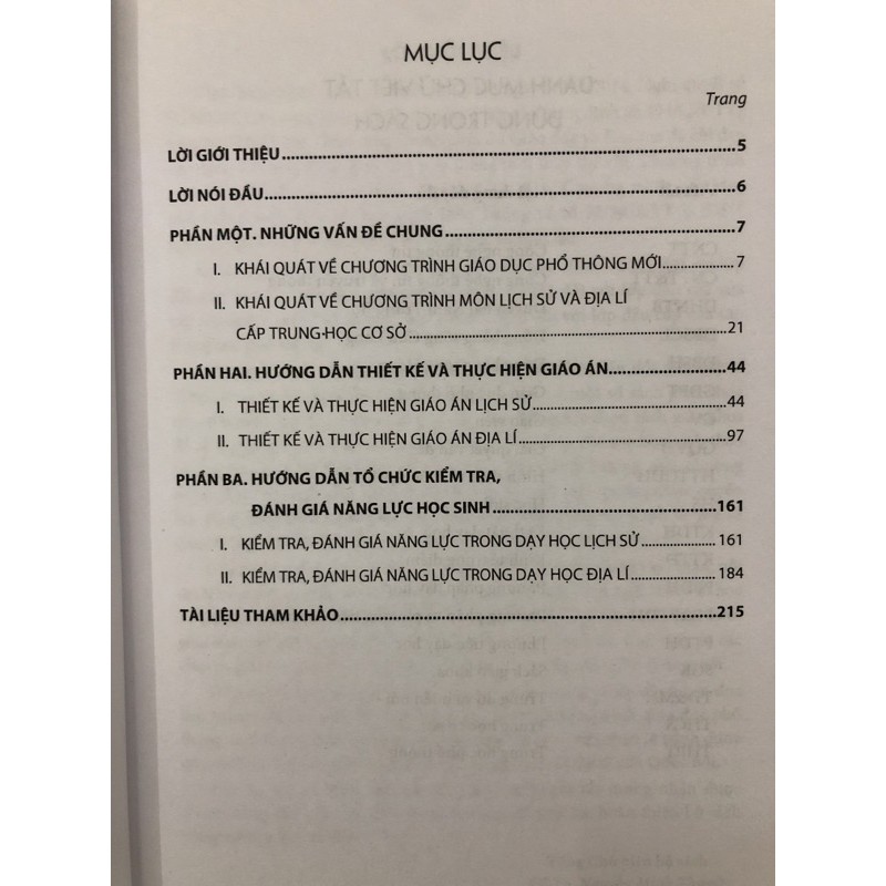 Sách - Hướng dẫn dạy học Môn Lịch Sử và Địa Lí trung học cơ sở theo chương trình giáo dục phổ thông mới