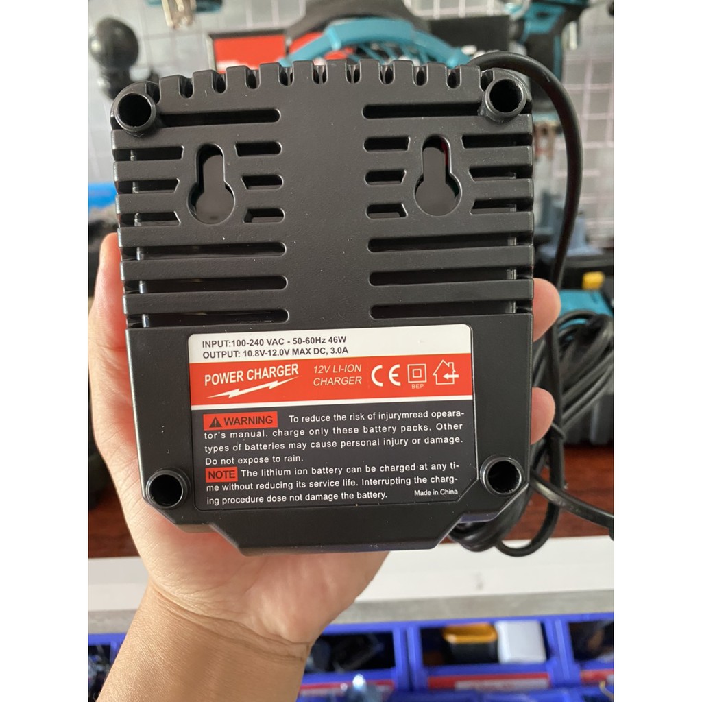 Sạc Milwaukee N12, sạc pin nhận zin 10.8V - 12V Li-ion. BN.