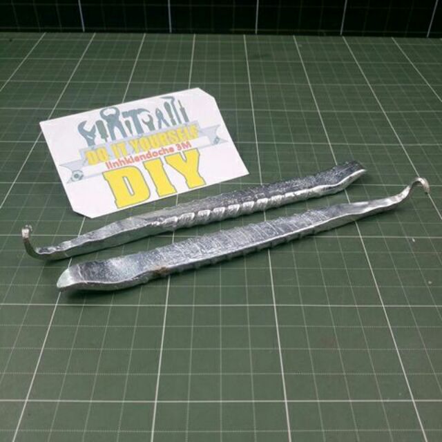 dụng cụ móc lốp xe