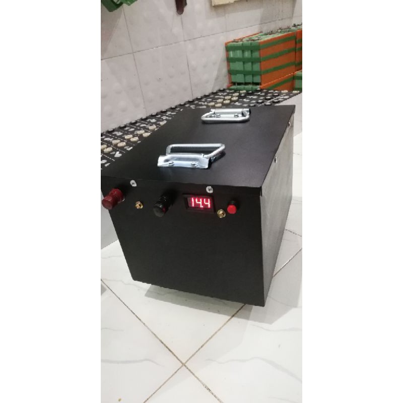 Bộ PinLithium 12v 200A dòng xã liên tục 200A