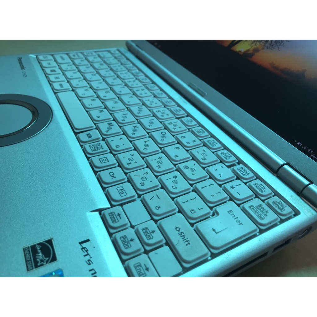 Laptop Panasonic CF-SZ5 core i5 6300U Ram 4G/128 màn hình 12,5 inch full HD Pin 5-6h