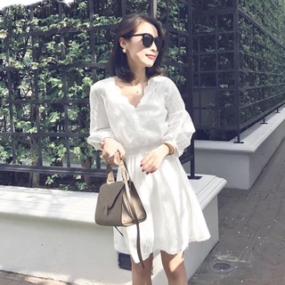 Váy thô đục lỗ trắng