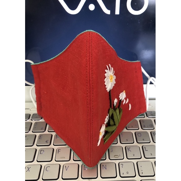 Khẩu trang thêu handmade