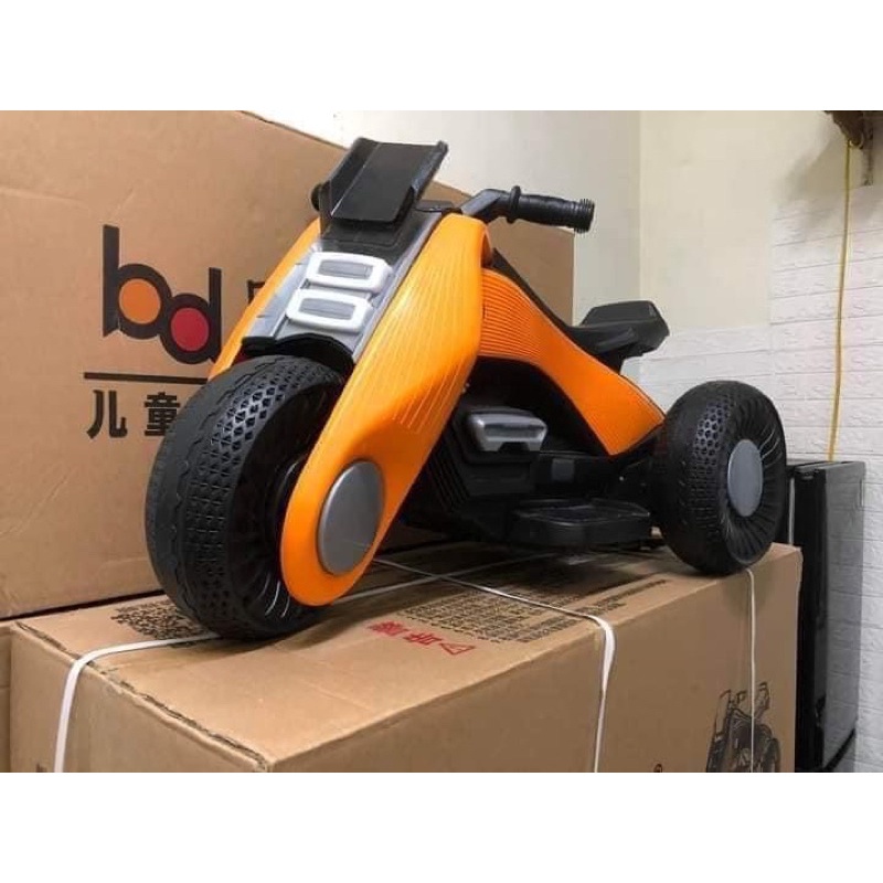 XE MÁY ĐIỆN TRẺ EM KIỂU DÁNG THỂ THAO
