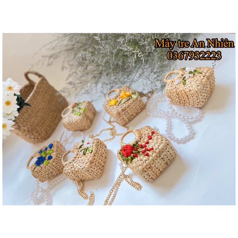 Giỏ Baby thêu hoa