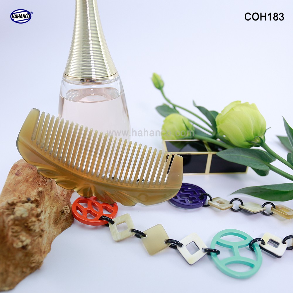 Lược sừng xuất Nhật (Size: S - 13cm) Lược múi bưởi khía đẹp nhỏ gọn - COH183- Horn Comb of HAHANCO - Chăm sóc tóc