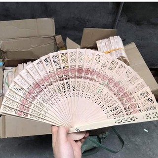 Quạt gỗ xếp làm oản,tháp bánh