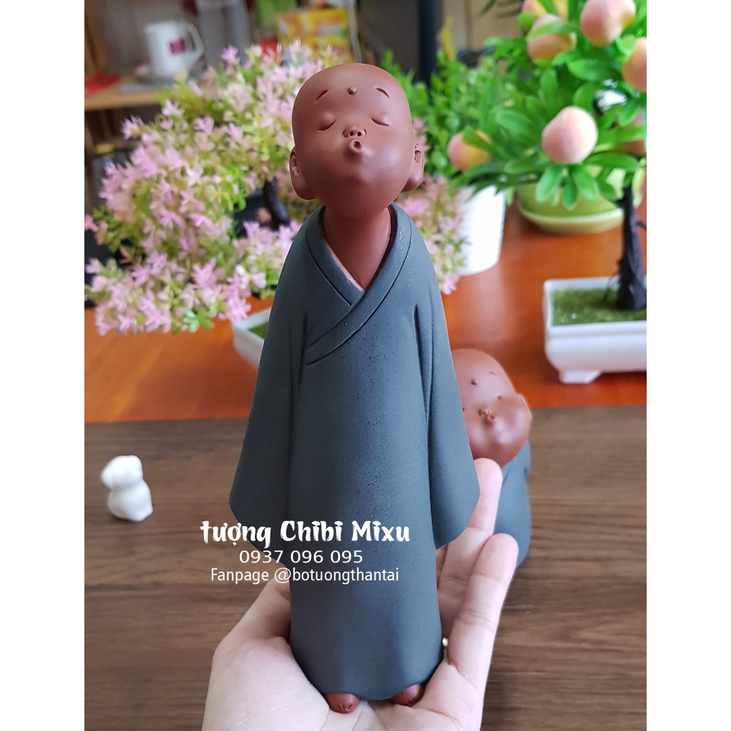 Bộ đôi hoàn hảo - 02 tượng chú tiểu bằng gốm tử sa cao cấp | BigBuy360 - bigbuy360.vn