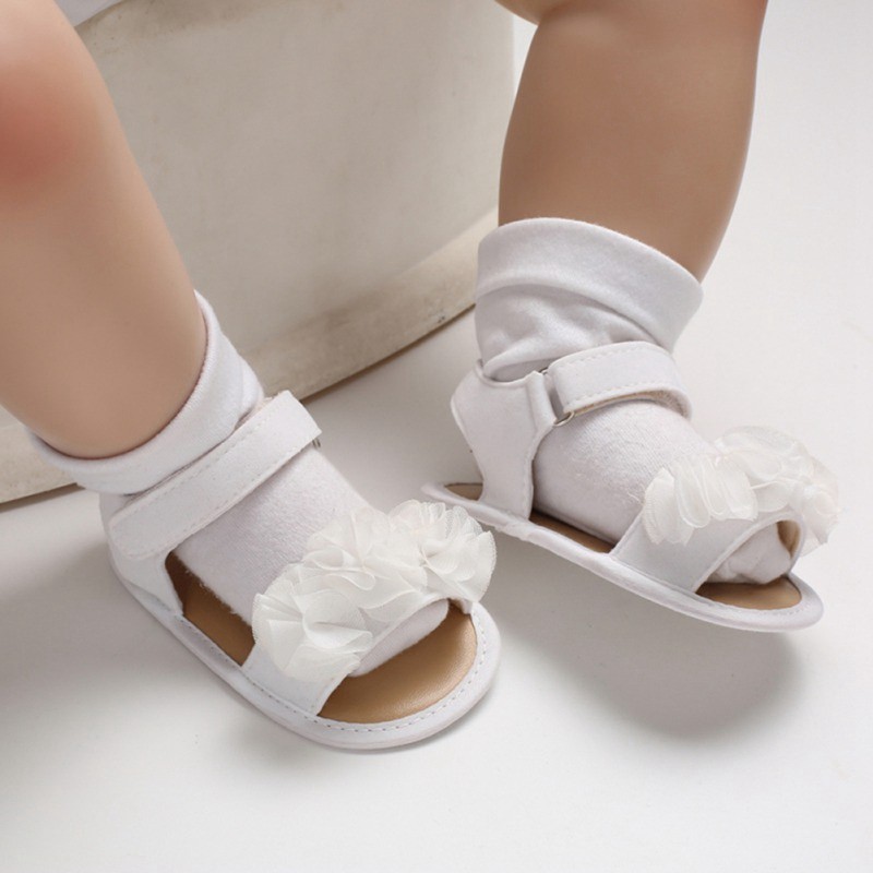 Sandals hoa đế mềm chống trượt cho bé gái