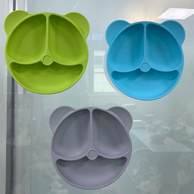 Khay Silicone Đựng Thức Ăn Có Giác Hút Hình Gấu Cười Dành Cho Bé Tập Ăn