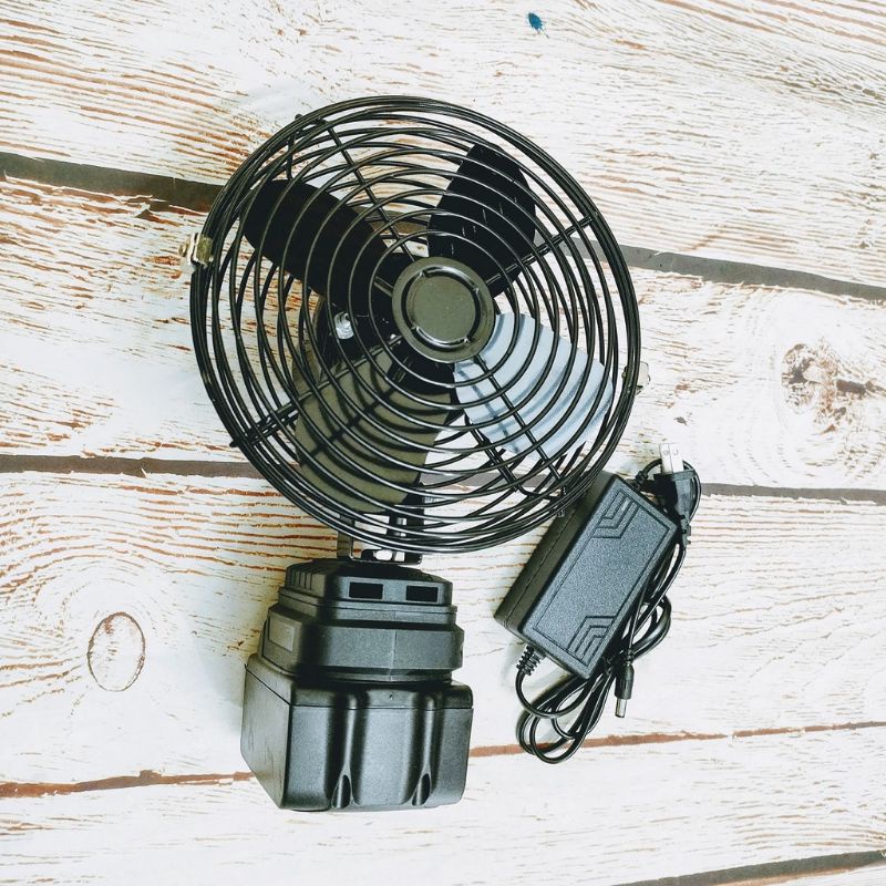Quạt sử dụng pin makita