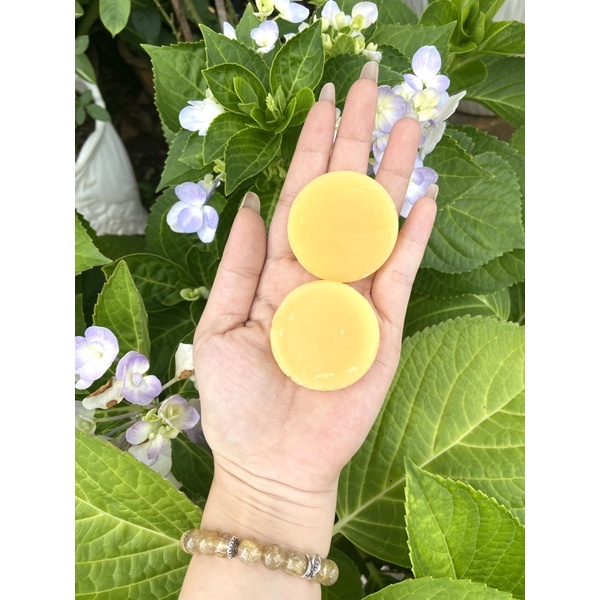 sáp vuốt chỉ thêu tranh chữ thập. sáp trần