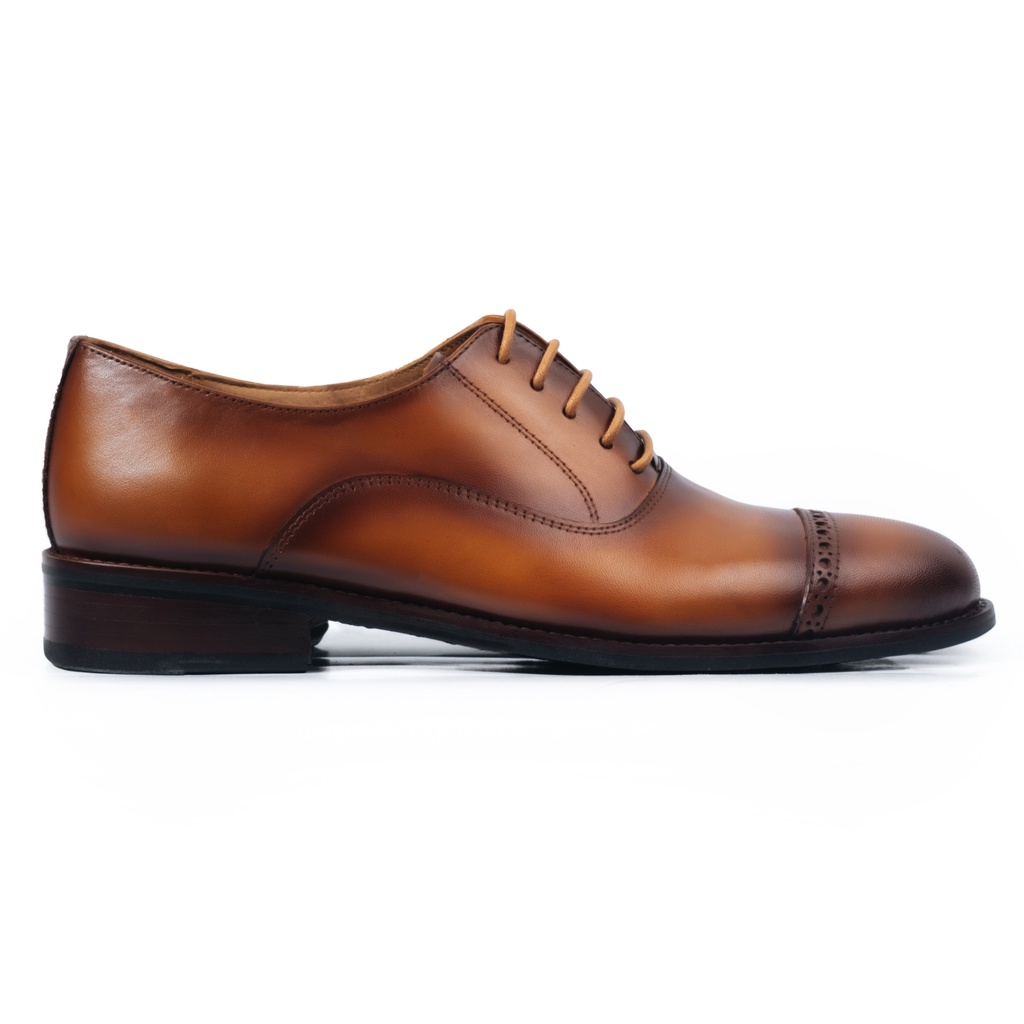 Giày Tây Cao Cấp CHARLES CAPTOE OXFORD - OF02 - Da Bò Ý Lót Trong Da Bò Mộc - Thương hiệu Be Classy
