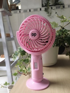 Quạt mini cầm tay DP nhiều cấp độ gió.