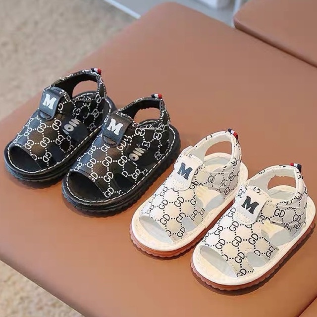 Dép tập đi siêu nhẹ quai dán chữ M có kêu chíp cho bé