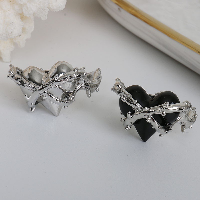 Nhẫn hở hình trái tim phong cách gothic có thể điều chỉnh kích thước cho nữ