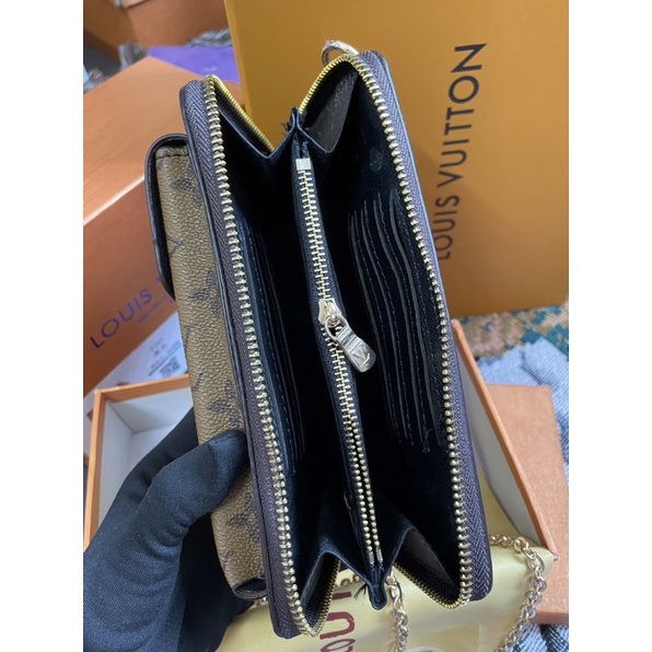Túi xách điện thoại di động LV CHAIN 2022
