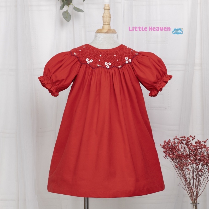 Đầm bishop đỏ móc xích hoạ tiết hoa mai / Bishop red smocked dress with flowe pattern for kids