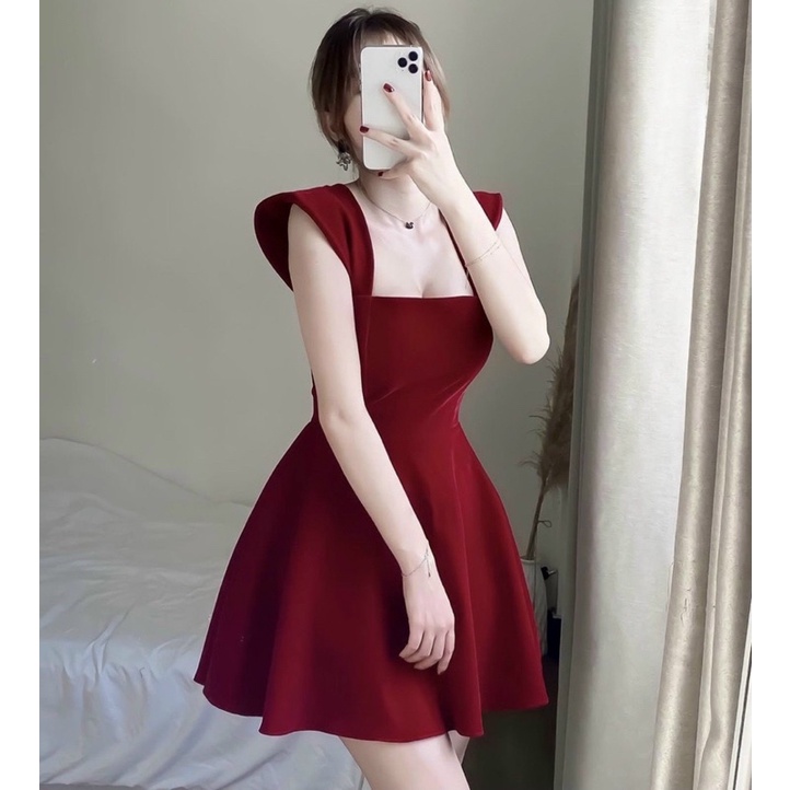 Đầm nhung đỏ tay cánh tiên cổ vuông dự tiệc