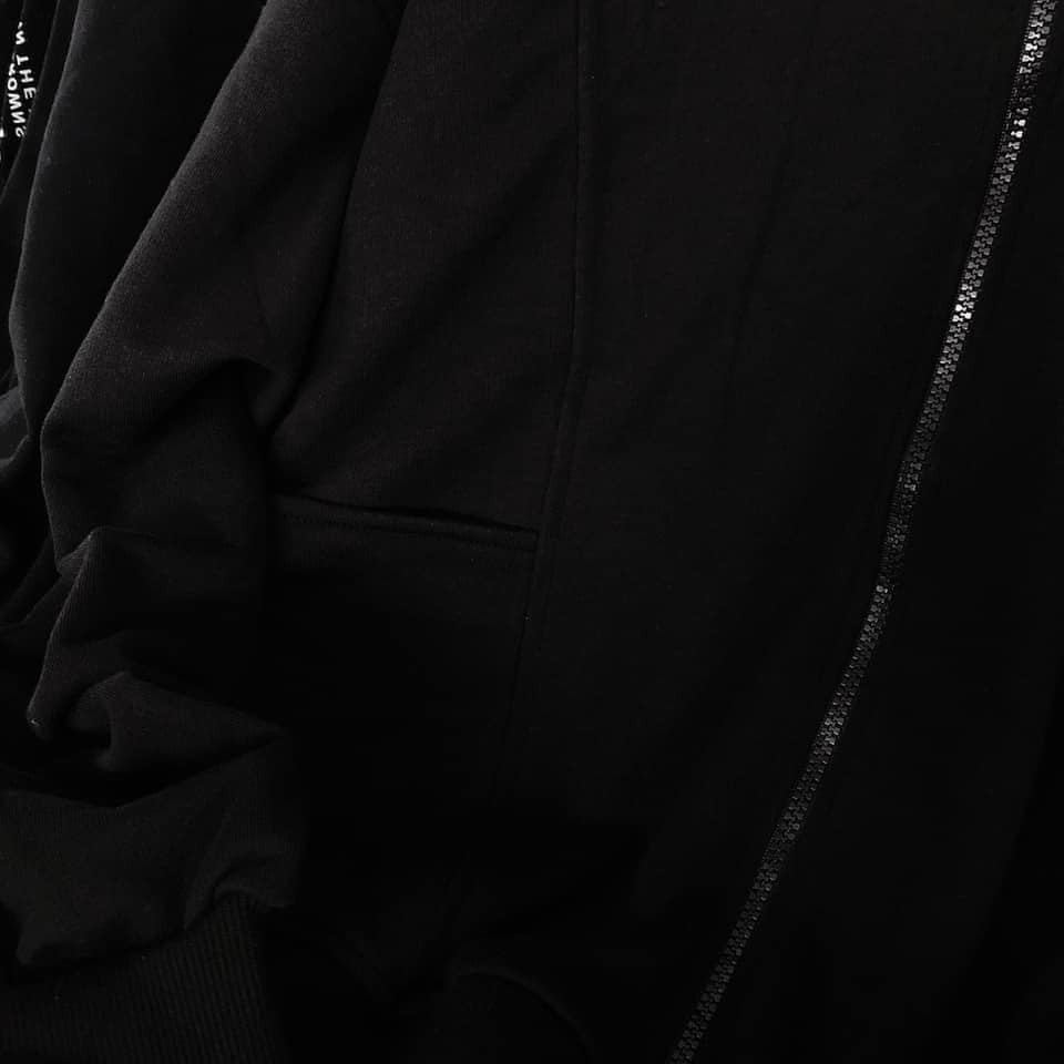 Áo khoác tay dài chữ Whoami | BigBuy360 - bigbuy360.vn