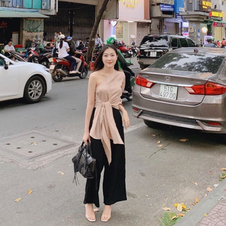 Áo Lêch Vai Satin Lụa (NUDE)