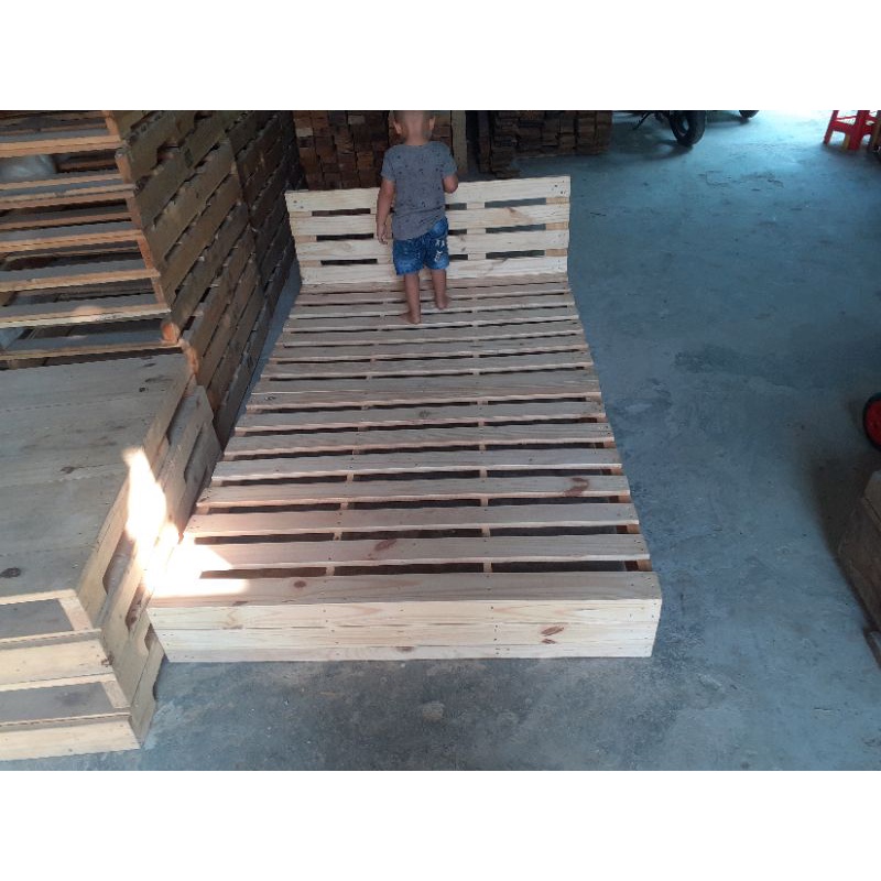 Giường pallet 4 tấm cao 15cm