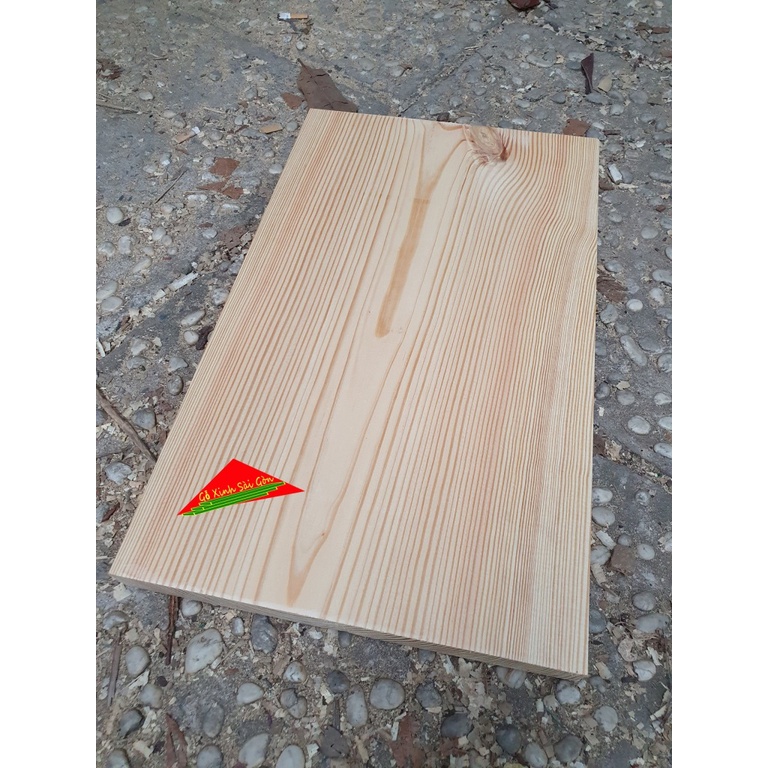 Tấm gỗ thông dày 3cm, rộng 24cm, dài 50cm dùng làm kệ âm tường, xích đu, bậc cầu thang, trang trí, làm mặt bàn,mặt ghế