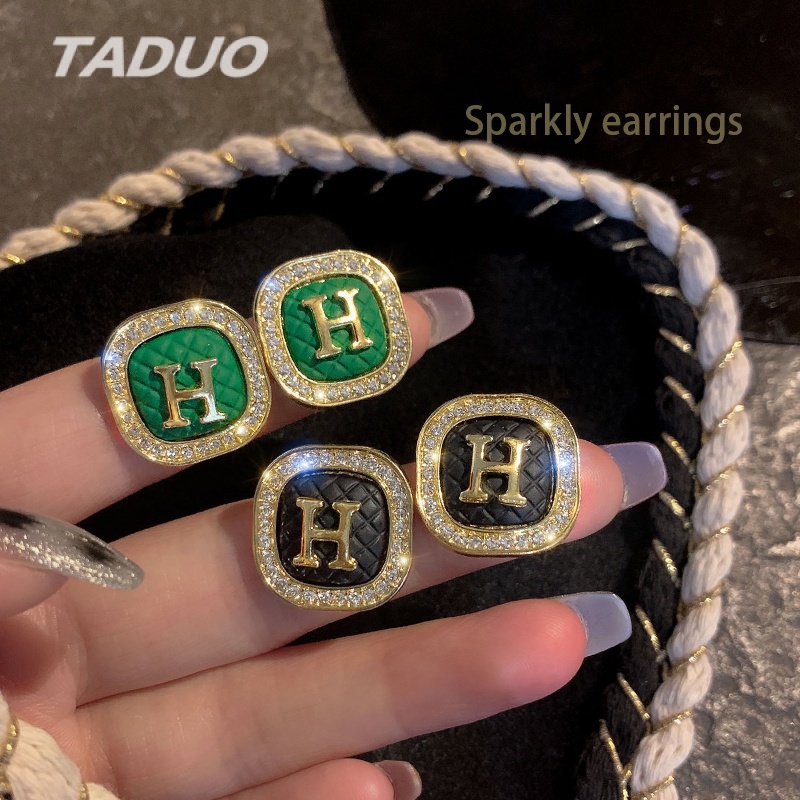 Khuyên tai thiết kế chữ H sang trọng phong cách thu đông cho nữ