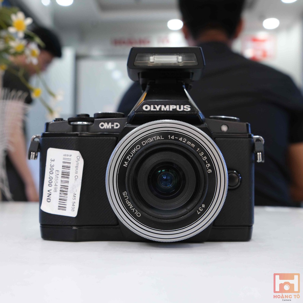 Máy ảnh Olympus OM-D E-M5 cũ khá đẹp (kèm flash rời)