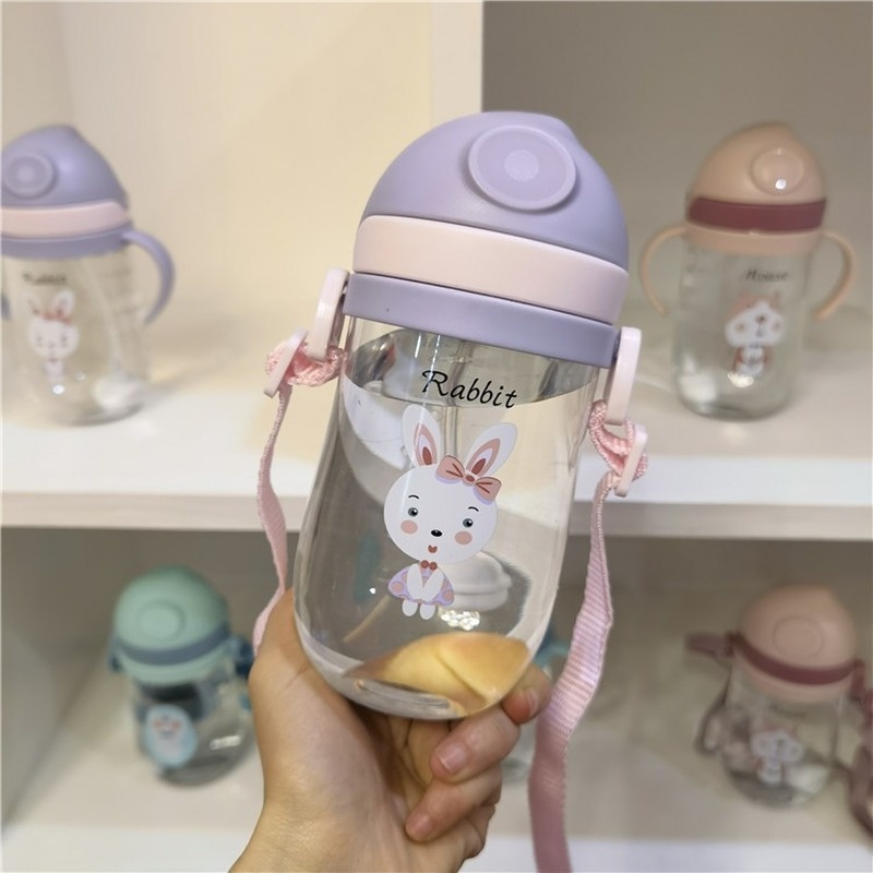 Mới Bình Uống Nước Có Tay Cầm Và Dây Nâng Tiện Dụng Cho Bé Tập Uống MY0189