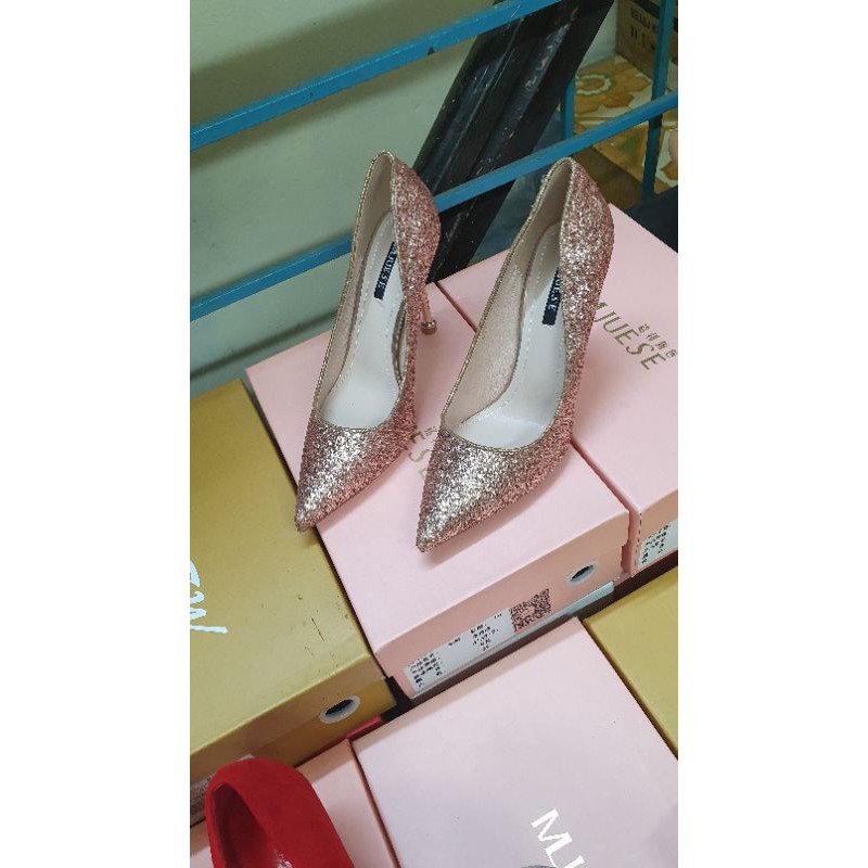 Giầy cao gót kim sa