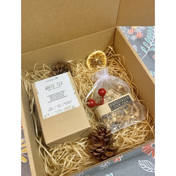 Hộp quà vintage tự làm DIY với đầy đủ túi hoa khô, đồ trang trí và dụng cụ | BigBuy360 - bigbuy360.vn