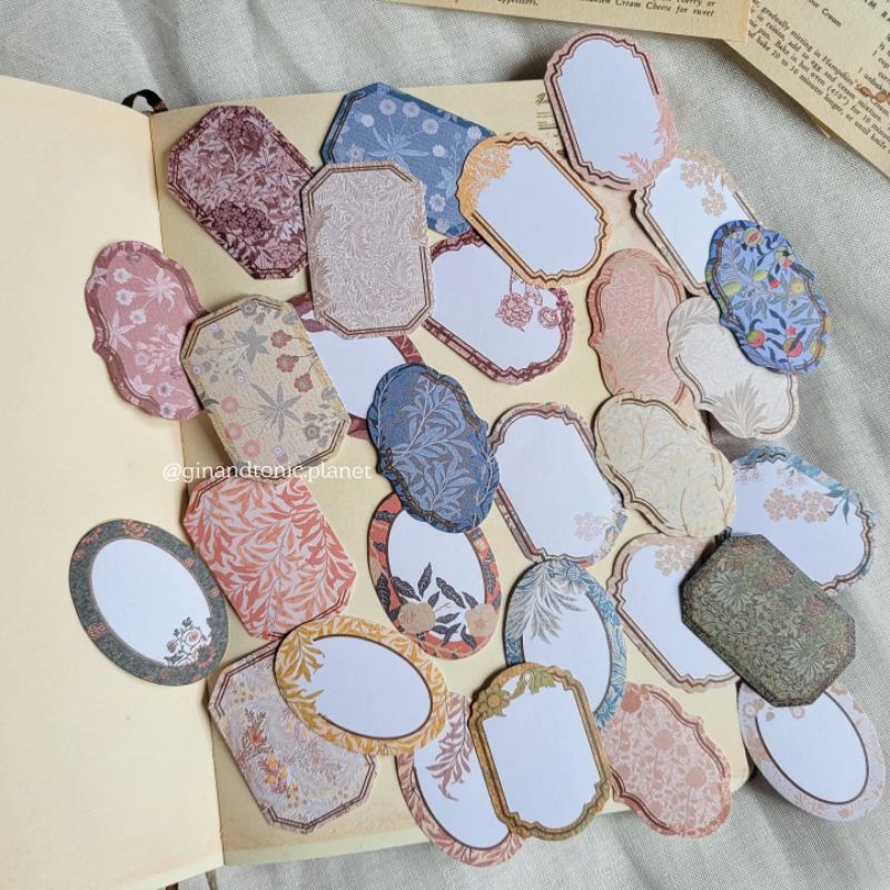 Set 32 sticker huy hiệu vintage dùng trang trí bullet journal - ginandtonic