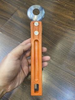 Dụng Cụ Nạo Dừa Cầm Tay