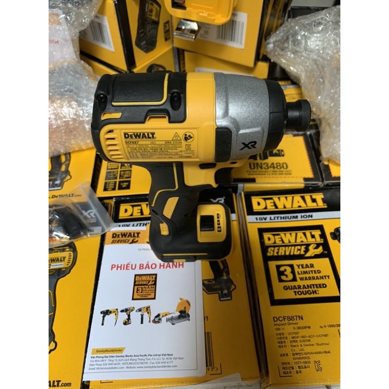 Vít DEWALT DCF887N