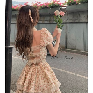 Summer new sweet and cute square neck puff sleeves behind the hollow bow waist waist floral dress women