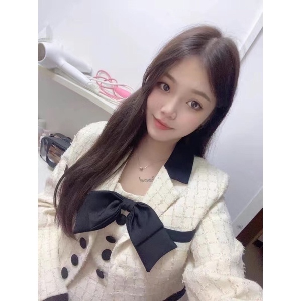 Sét váy dạ và áo khoác nhấn nơ đen