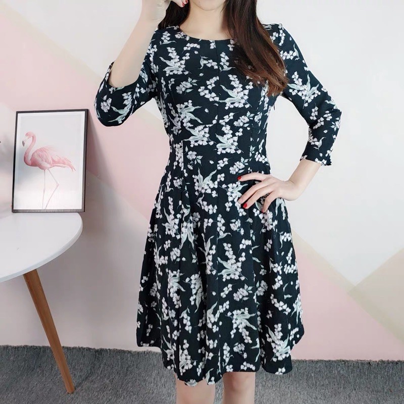 Đầm hoa xoè hở eo size S sales