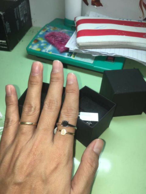 Nhẫn kim cương đen Bạc