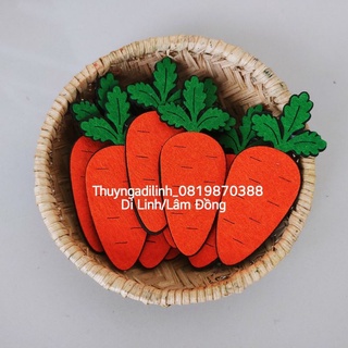 Sét 10 củ cà rốt 2 lớp 4.4 x 10.6cm vải nỉ mầm non