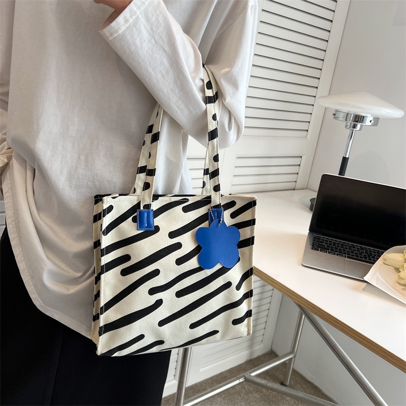 IELGY Túi Đeo Vai Vải canvas Cỡ Lớn In Họa Tiết Ngựa Vằn Đơn Giản Thời Trang Cho Nữ